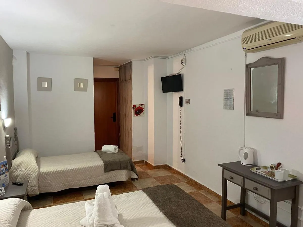 Virgen Del Rocio II Guest House Torremolinos 2*,