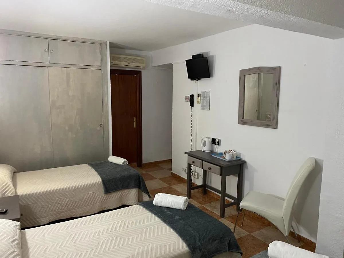 Virgen Del Rocio II Guest House Torremolinos